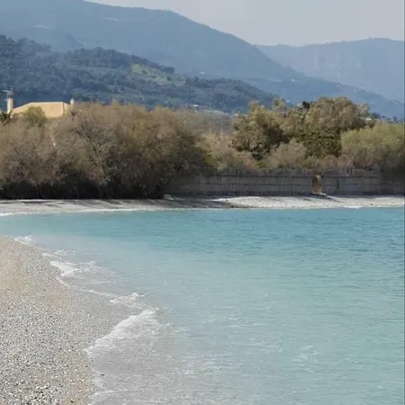 Grand Bleu Diakopto